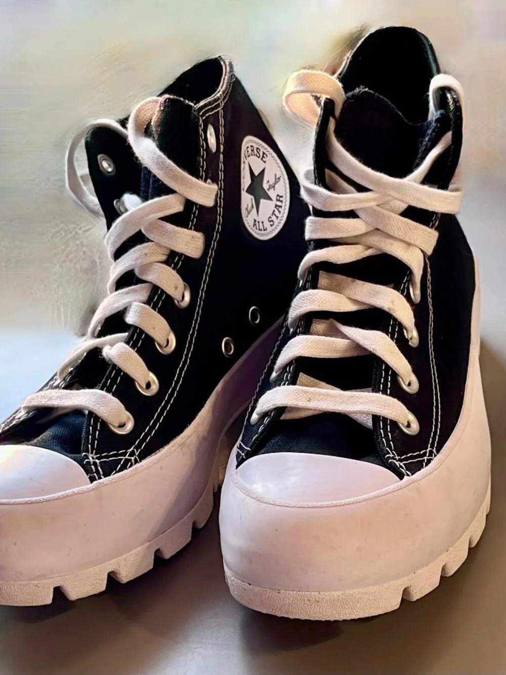 Converse Chuck Taylor Lugged Hi Women’s 7 — Black — $35 OBO